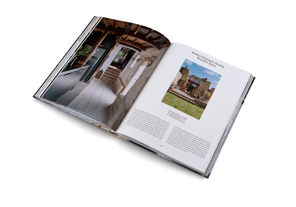 The jagged edges of what remains of this seventeenth-century former parchment factory define the character of this sprawling home in Northamptonshire. The parchment Works is a modern extension among beautiful ruins. Find out more in Country and Cozy by gestalten