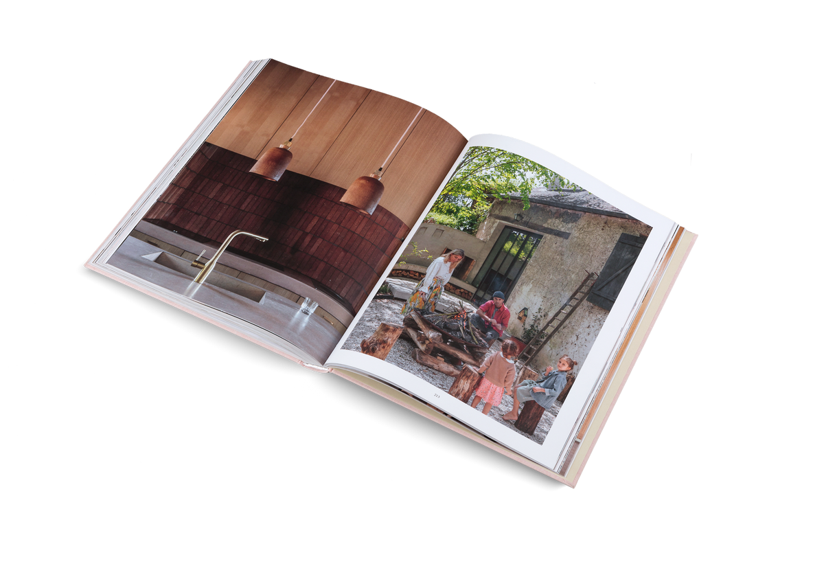 Inspiring Family Homes showcases the most beautiful houses around the world for modern families.