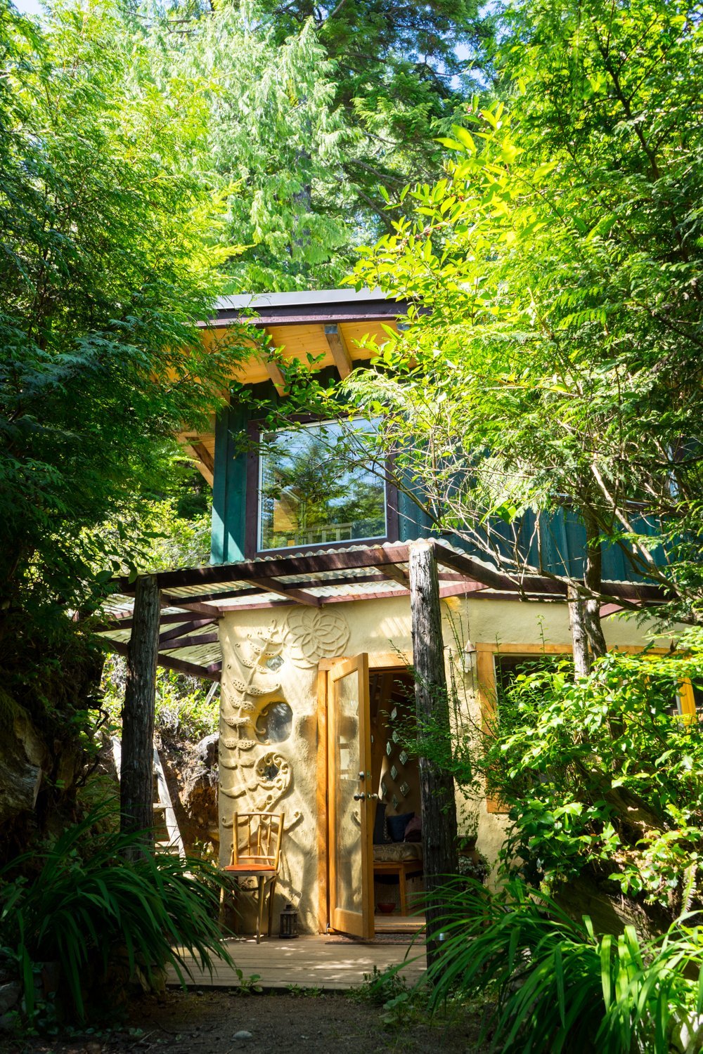 A beautiful surf shack on Vancouver Island in Surf Schacks Vol. 2 by Matt Titone