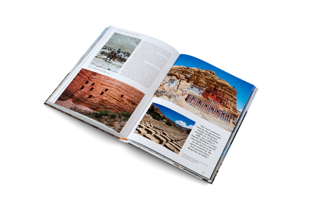 The Upper Mustang Trek trail continues towards the picturesque hamlet of Dhakmar, notable for its flaming cliffs. According to legend, Dhakmar’s rocky surrounds were colored by the blood of an ogress bested by the ever-present Guru Rinpoche in battle. Discover more about it in Wanderlust Himalaya.
