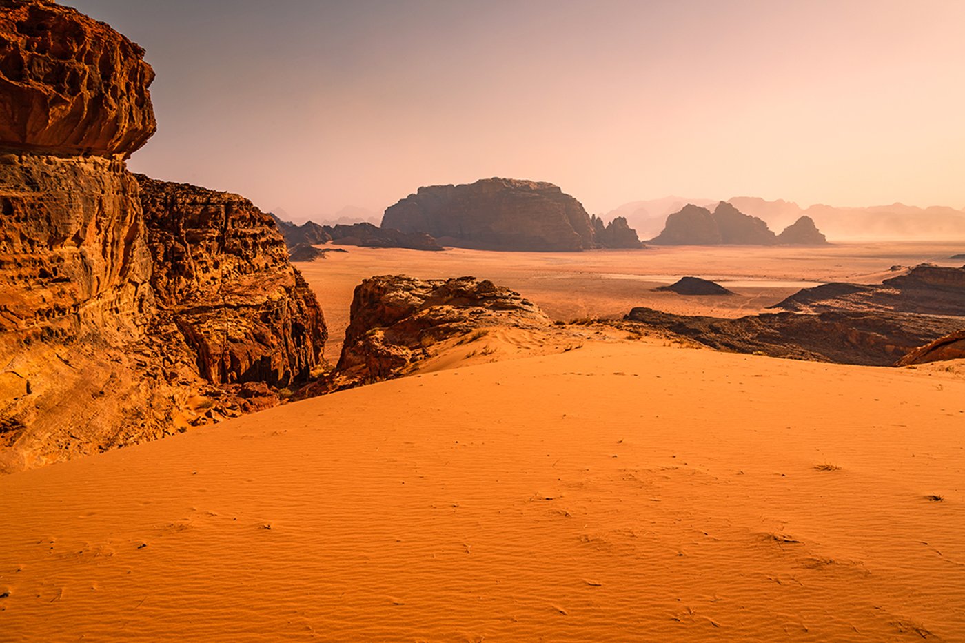Desert landscape of Wadi Rum in southern Jordan. (Photo: Qing Yu)