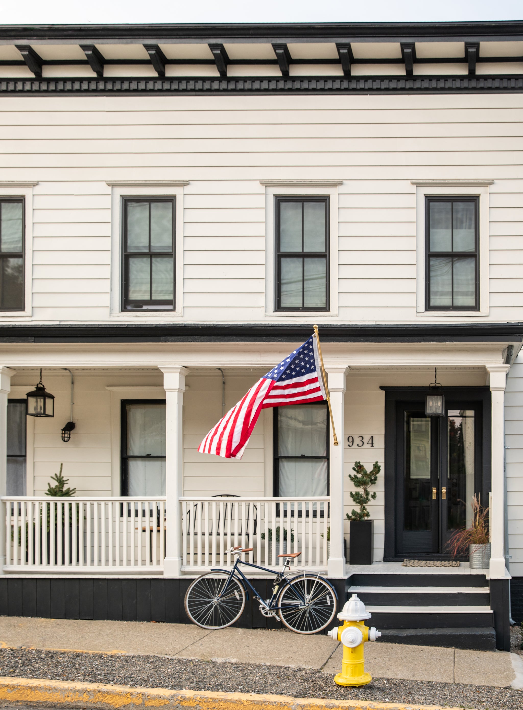 Reinventing Cosy Living: This Old Hudson Maison