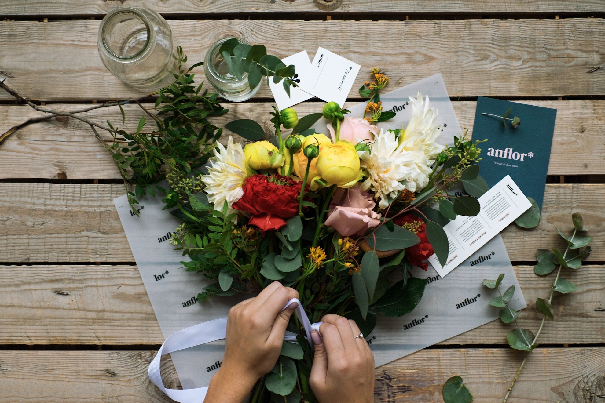 Upstart Grafikdesign branding Buch logo gestalten