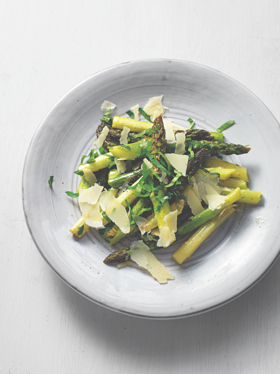 Aspargus with garlic, Parmesan and basil