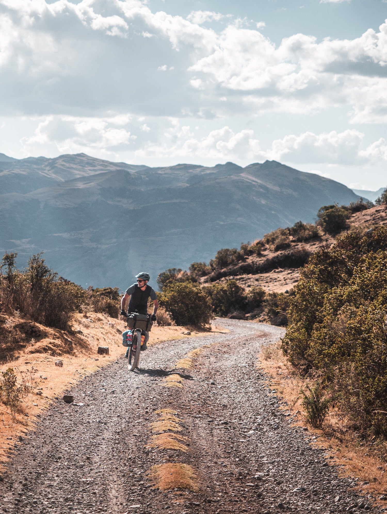 „Compared to major Western conurbations, the route can be described as virtually traffic free. That means you can enjoy every moment of the long climbs and the rollercoaster descents. Riders who do the full route pick out the Cañete Valley, with its series of mini waterfalls, as one of the biggest highlights. Travelers with more time, especially for off-the-bike activities, should consider exploring the Cordillera Blanca.“ Says Stefan Amato in the Grand Bikepacking Journeys.
