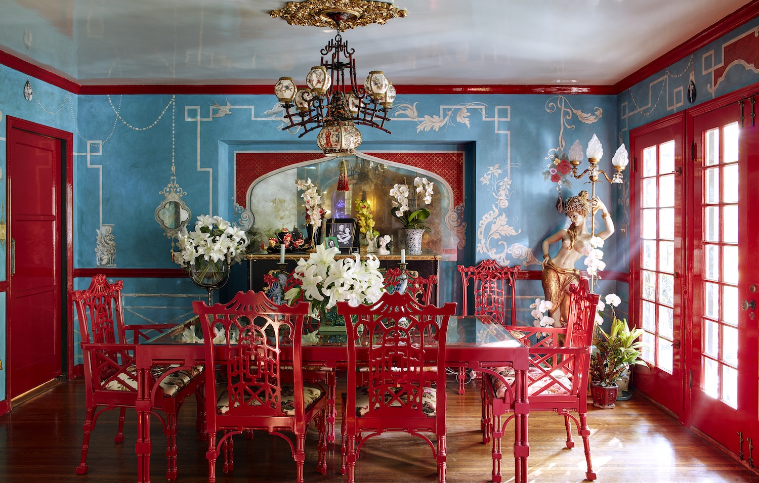 Dita von Teese opens the doors of her glamorous house in Hollywood. This maximalist project is featured in Living to the Max by gestalten.